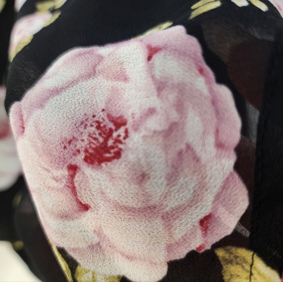 Firever 21 Women's Floral Black and Pink Women's Top Flowy, sz LG - Picture 7 of 11